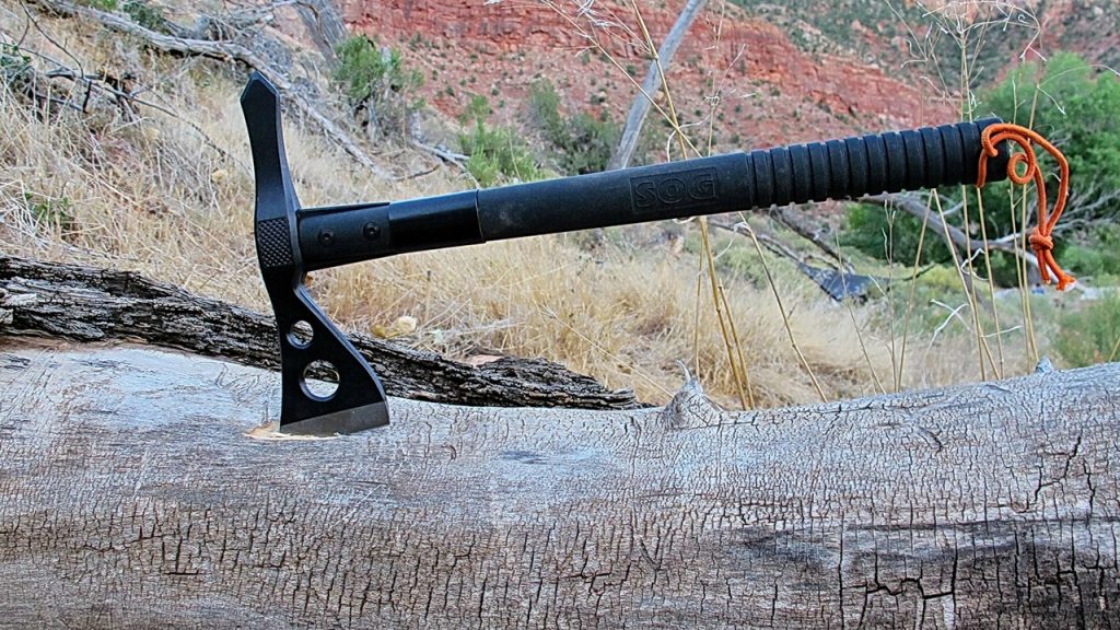 5 Best Throwing Tomahawks, Axes and Hatchets - Balanced Weapon for Sports and Camping (Summer 2022)