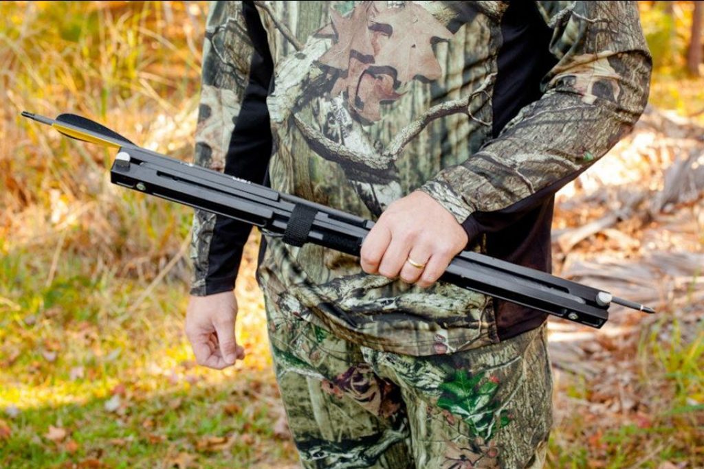 5 Best Survival Bows for Shooting Practice and Hunting (Summer 2022)