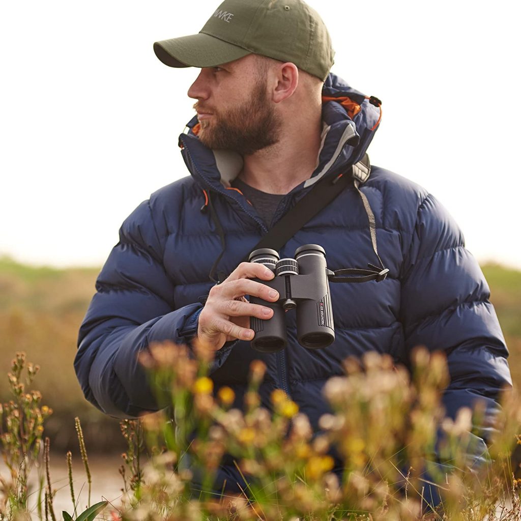 10 Best Binoculars for Safari – Enjoy Watching Wildlife! (Summer 2022)
